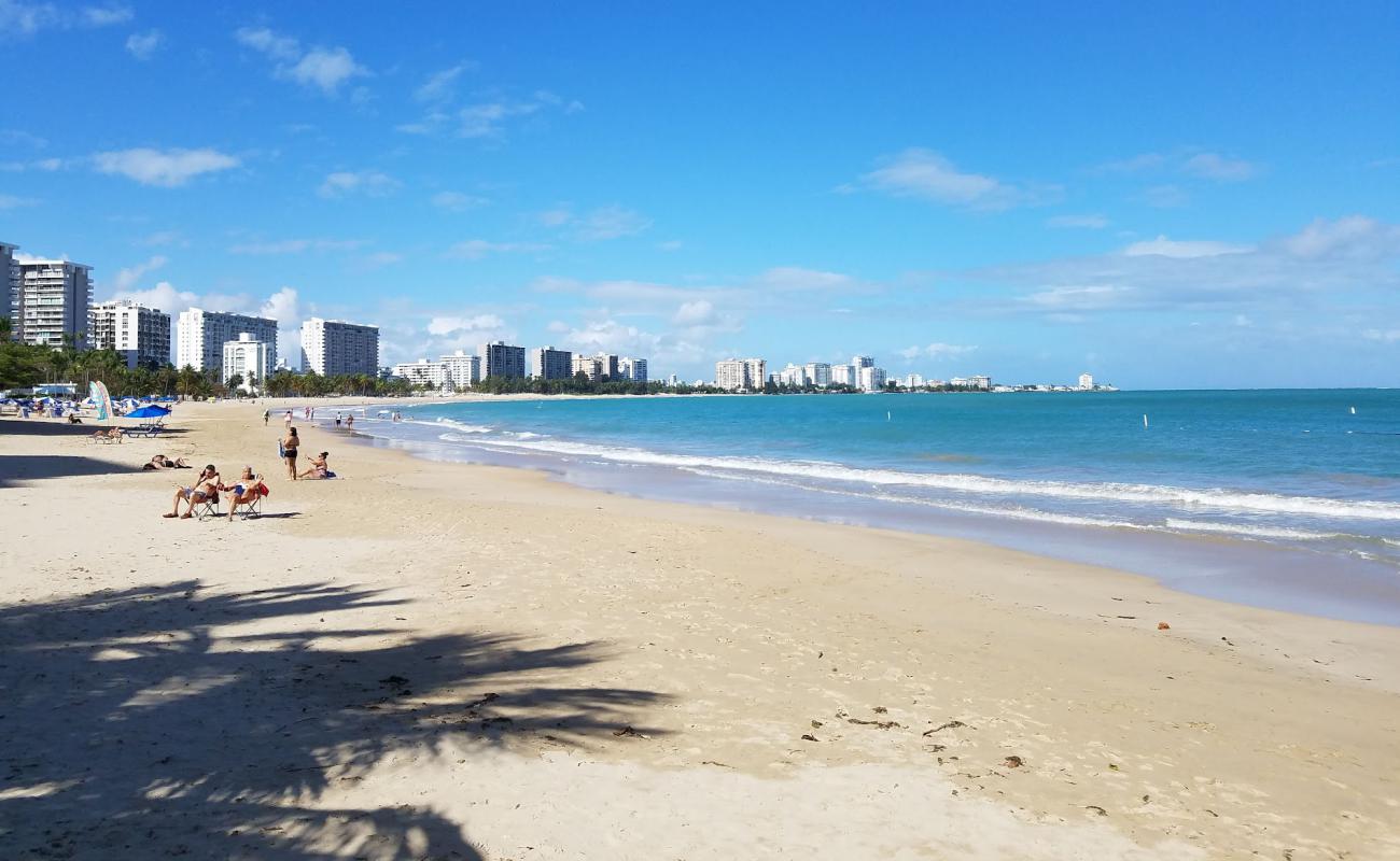 Foto af Isla Verde beach med lys fint sand overflade