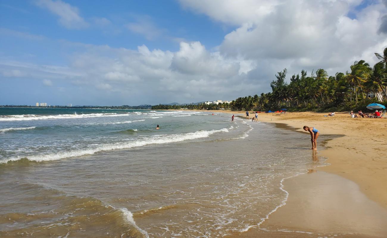 Foto af Playa Rio Mar med lys sand overflade