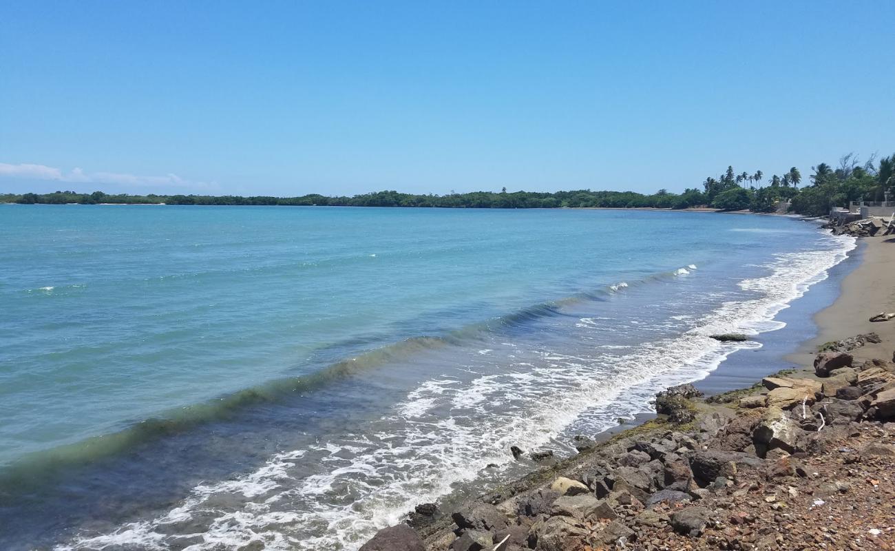 Foto af Playa Jauca med grå sand overflade