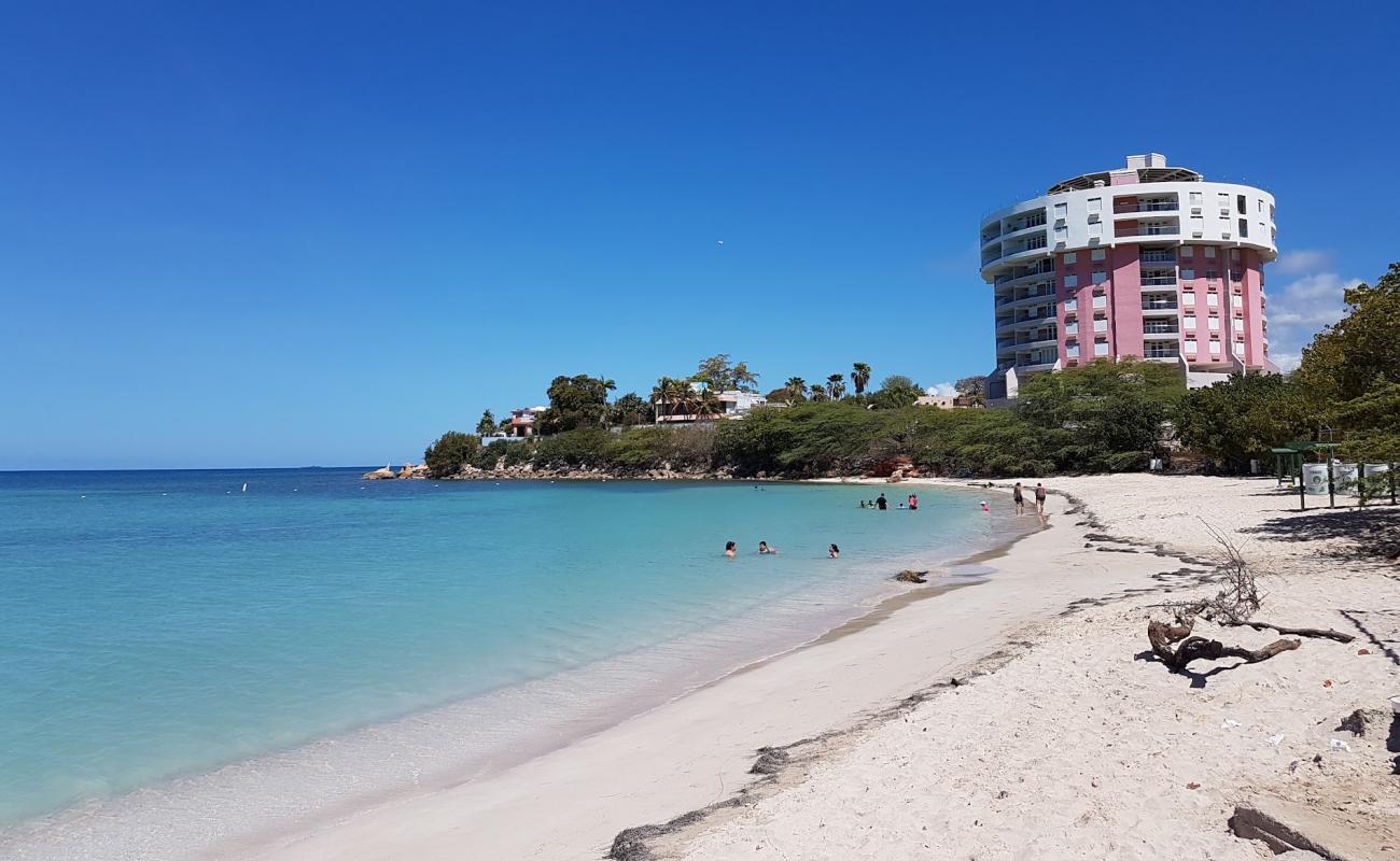 Foto af Santa Strand med lys sand overflade