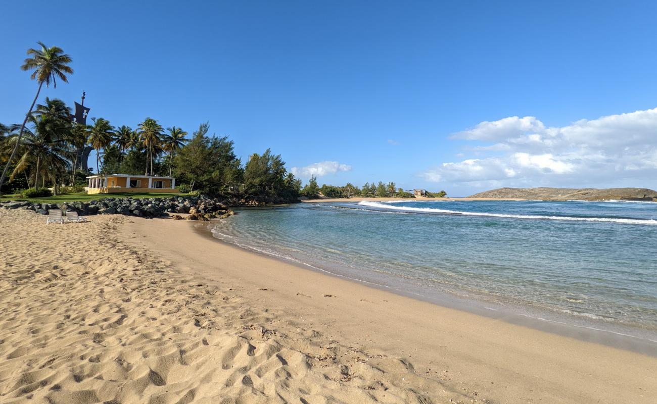 Foto af Caracoles beach med lys sand overflade