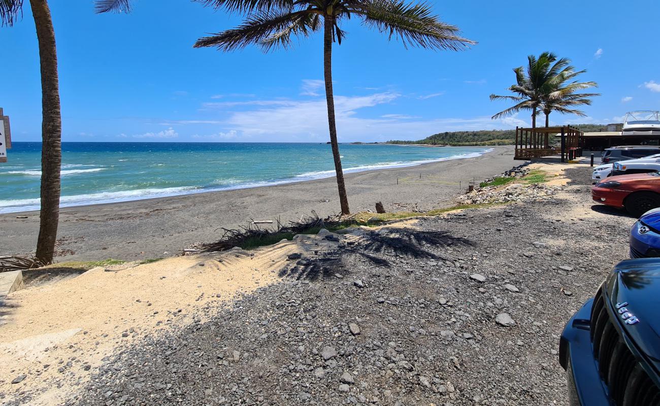 Foto af Playa La Esperanza med grå sand overflade