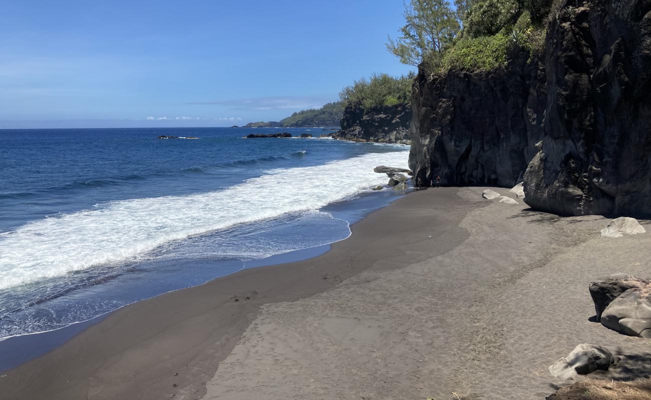 Foto af Black Sand Beach med sort sand overflade