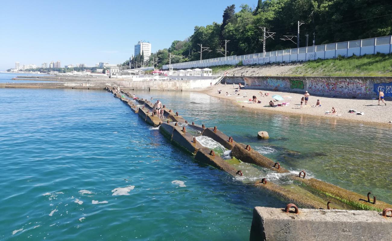 Foto af Metallurg beach med grå sten overflade