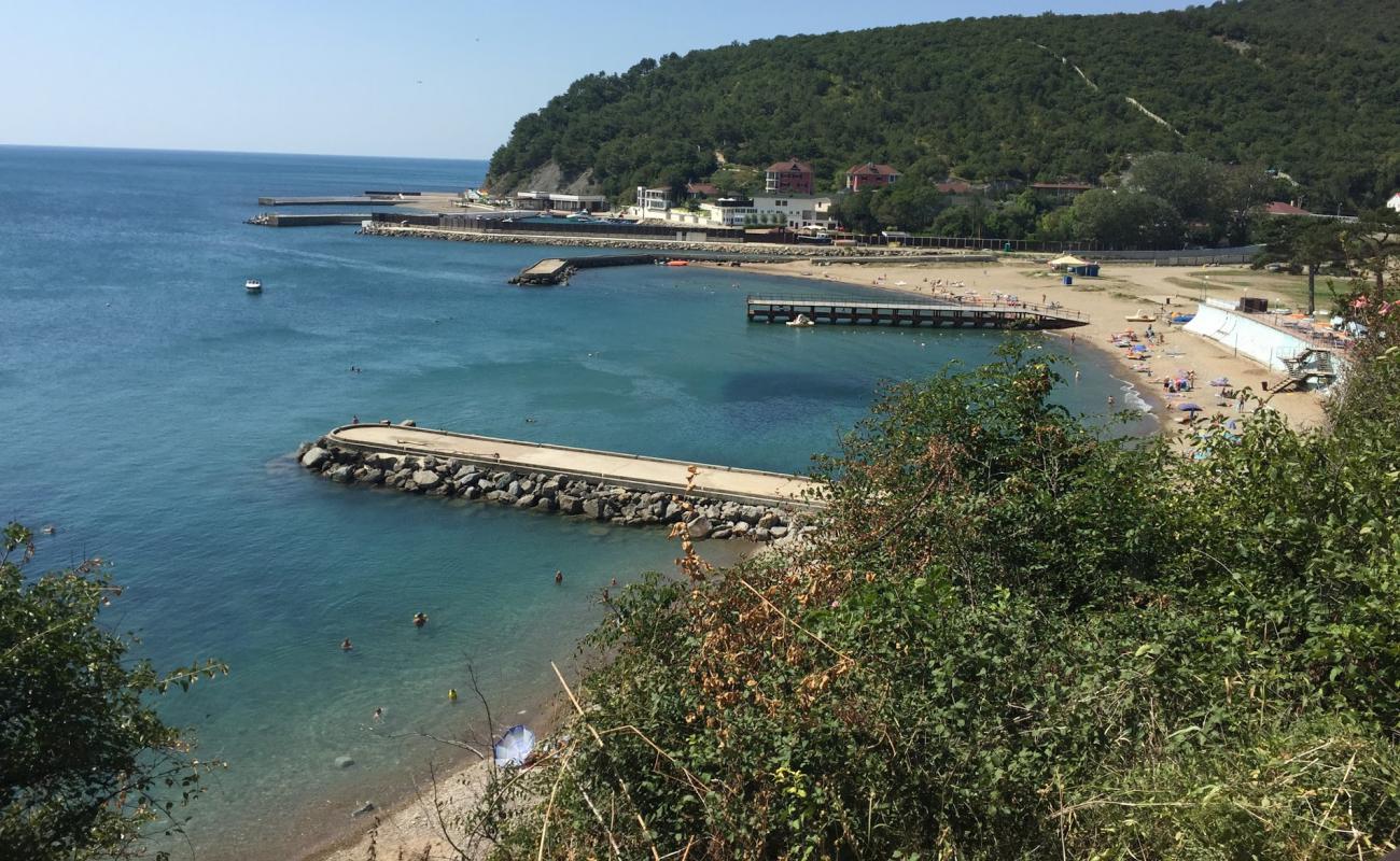 Foto af Golubaya Bukhta beach med let sand og småsten overflade