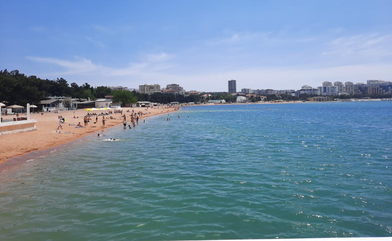 Foto af Gelendzhik beach med lys sand overflade