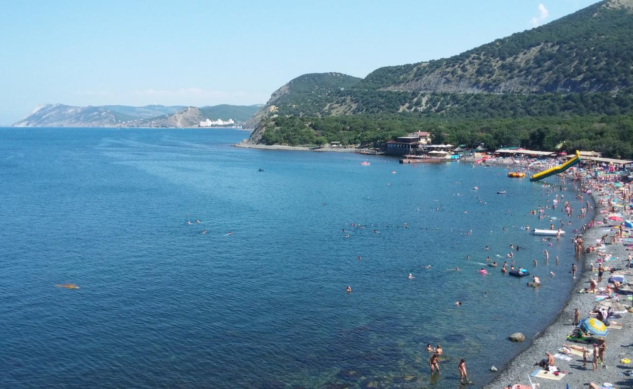 Foto af Mys Utrish Beach med grå fin sten overflade