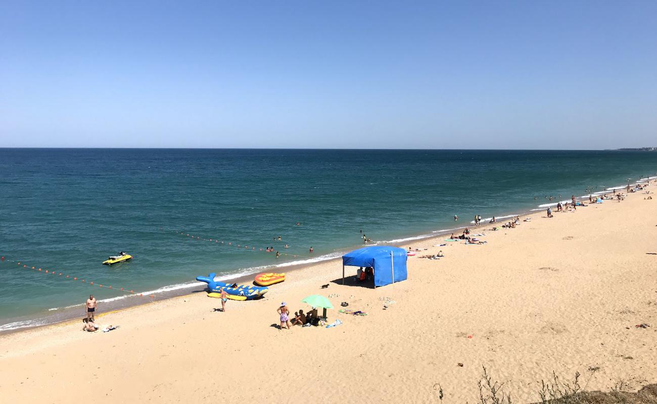 Foto af Lyubimovka beach med lys sand overflade