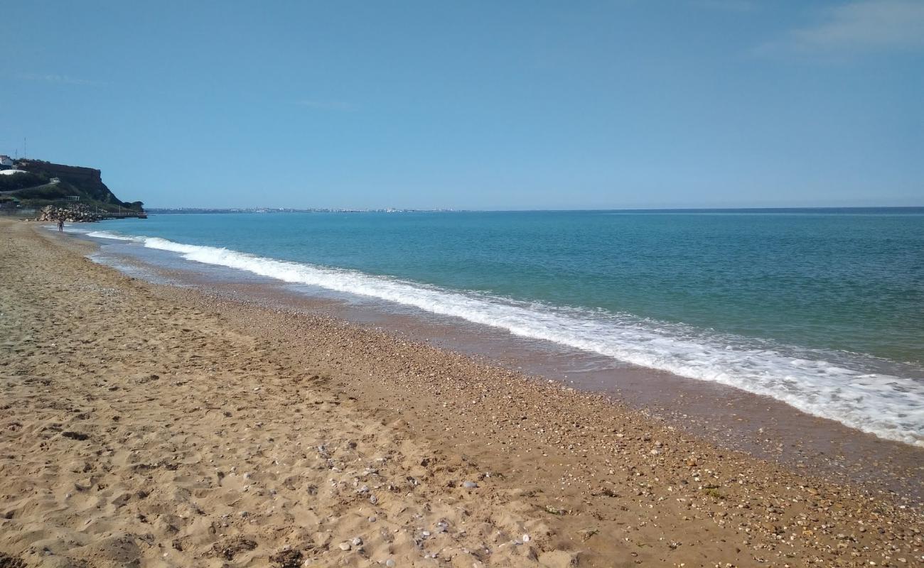 Foto af Orlovka beach med lys sand overflade