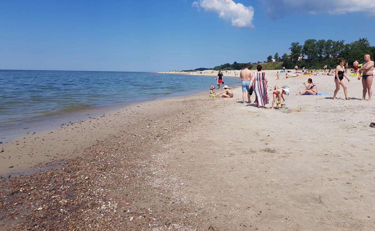 Foto af Yantarnyy Beach med lys sand overflade