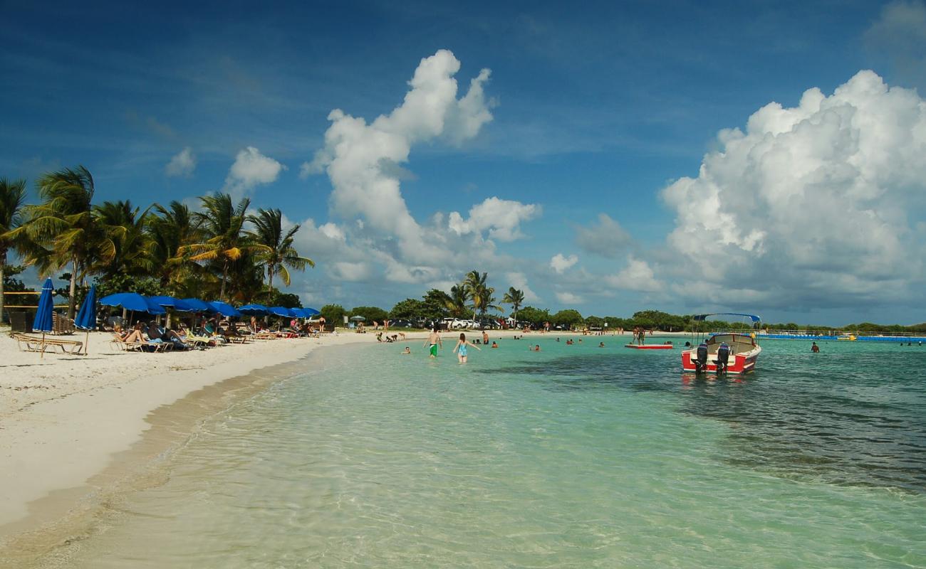 Foto af Le Embouchure beach med lys fint sand overflade