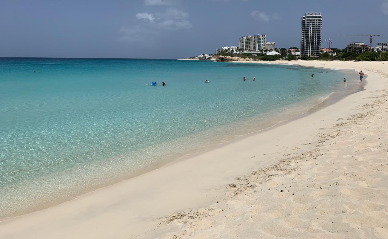 Foto af Mullet Bay beach med lys fint sand overflade