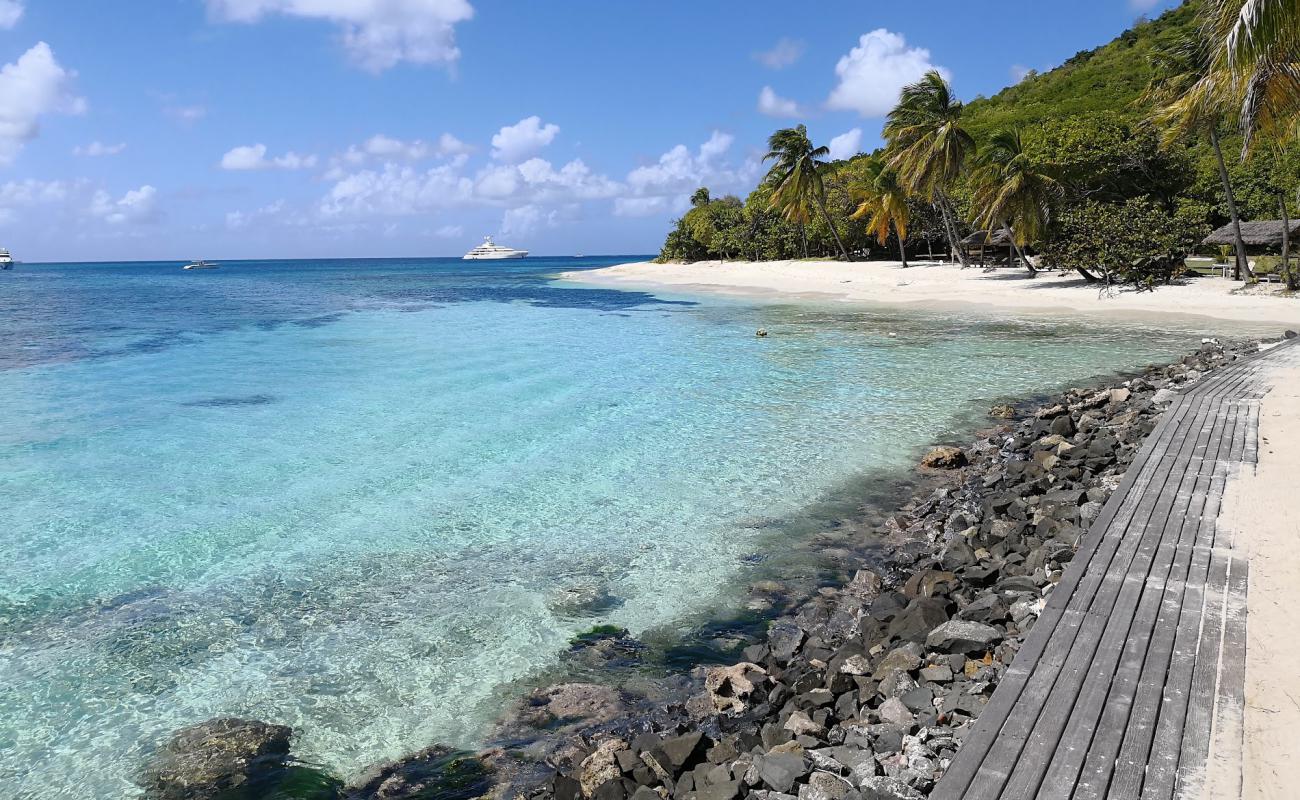 Foto af Petit Saint Vincent Strand med hvidt fint sand overflade