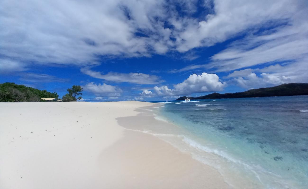 Foto af Cousin Island Beach II med hvidt sand overflade