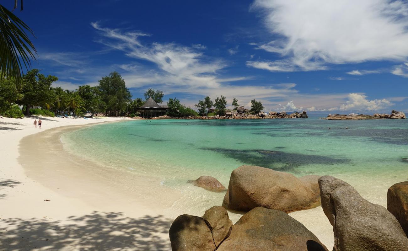 Foto af Petite Anse Kerlan Strand med hvidt fint sand overflade