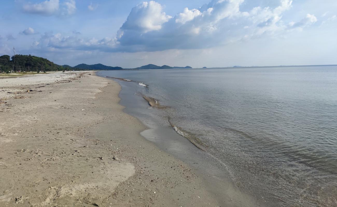 Foto af Bang Beach med let sand og småsten overflade