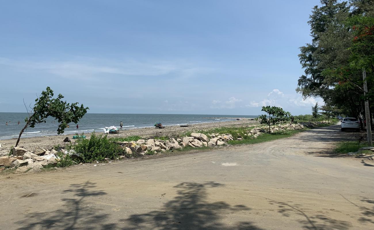 Foto af Can Thanh beach med sort sand og småsten overflade