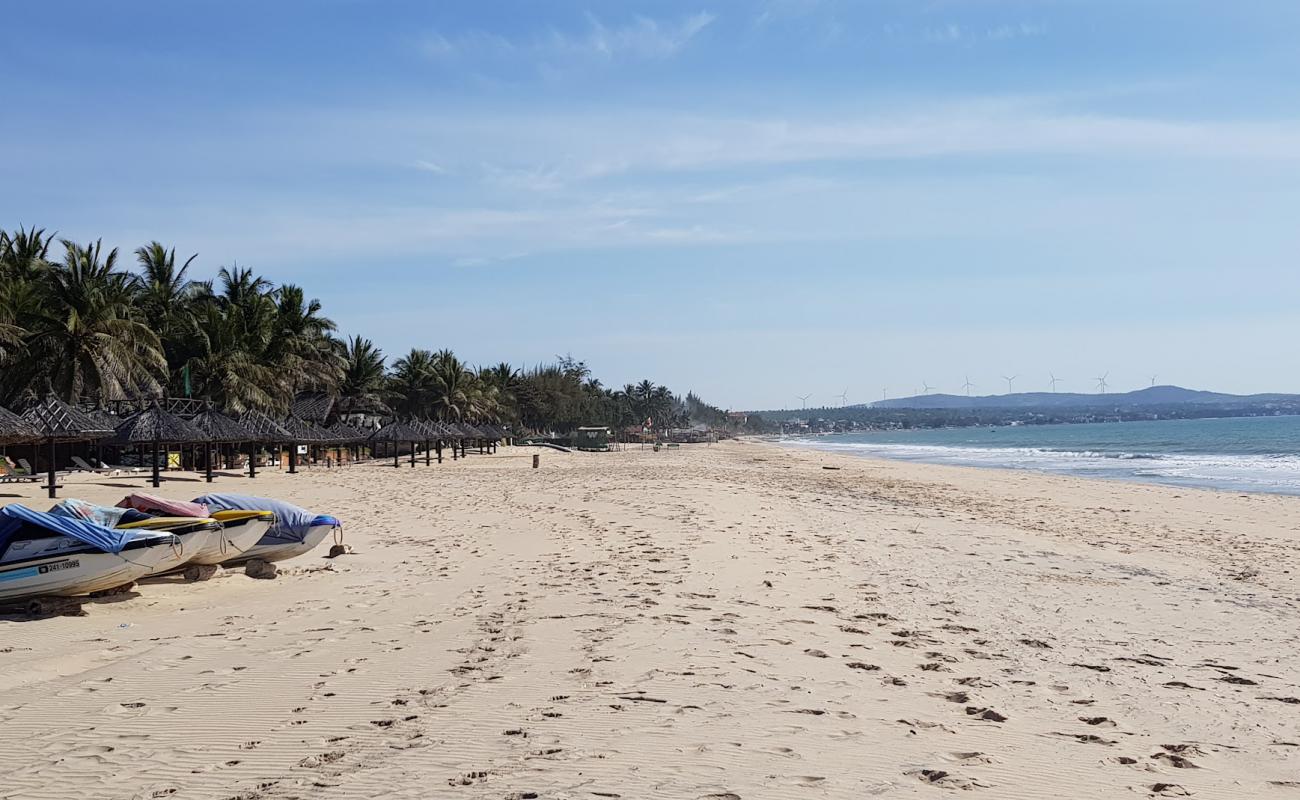 Foto af Ham Tien Beach med lys sand overflade