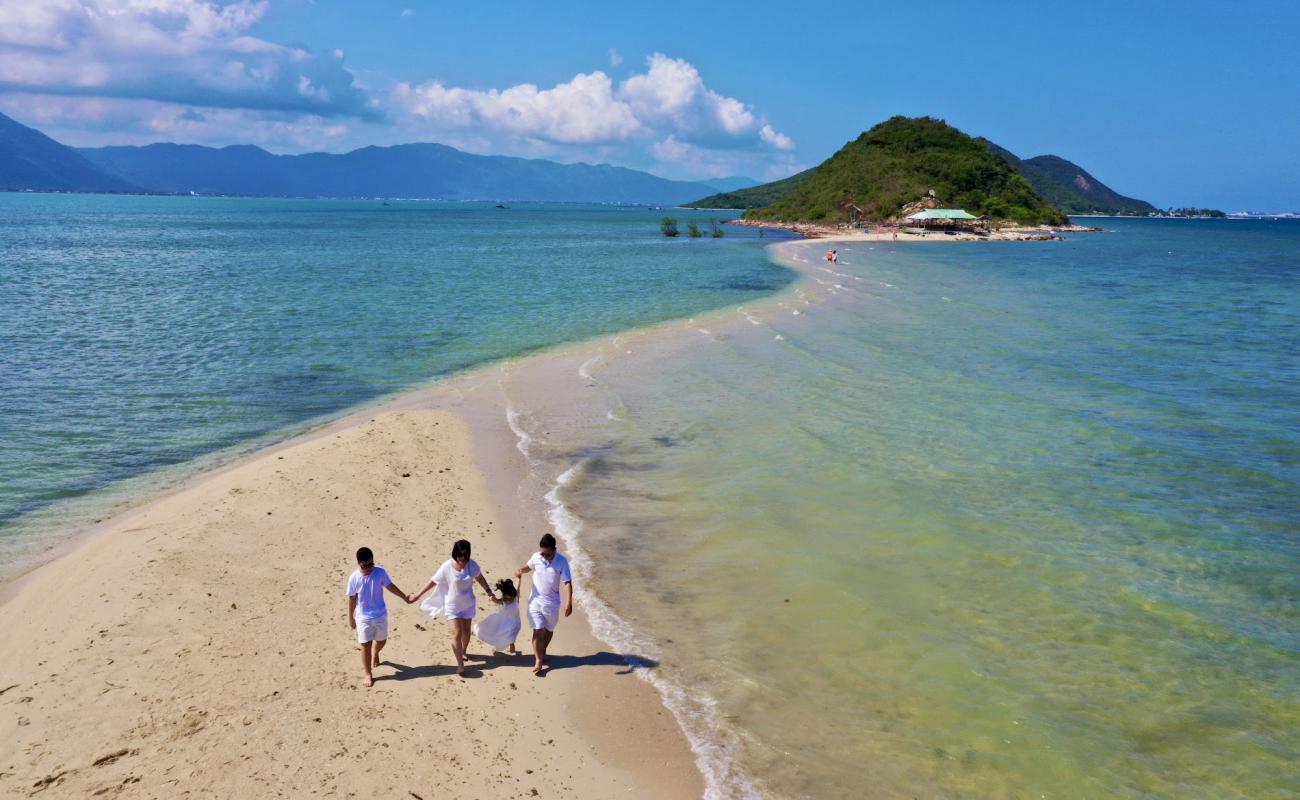 Foto af Diep Son Island Strand med lys sand overflade