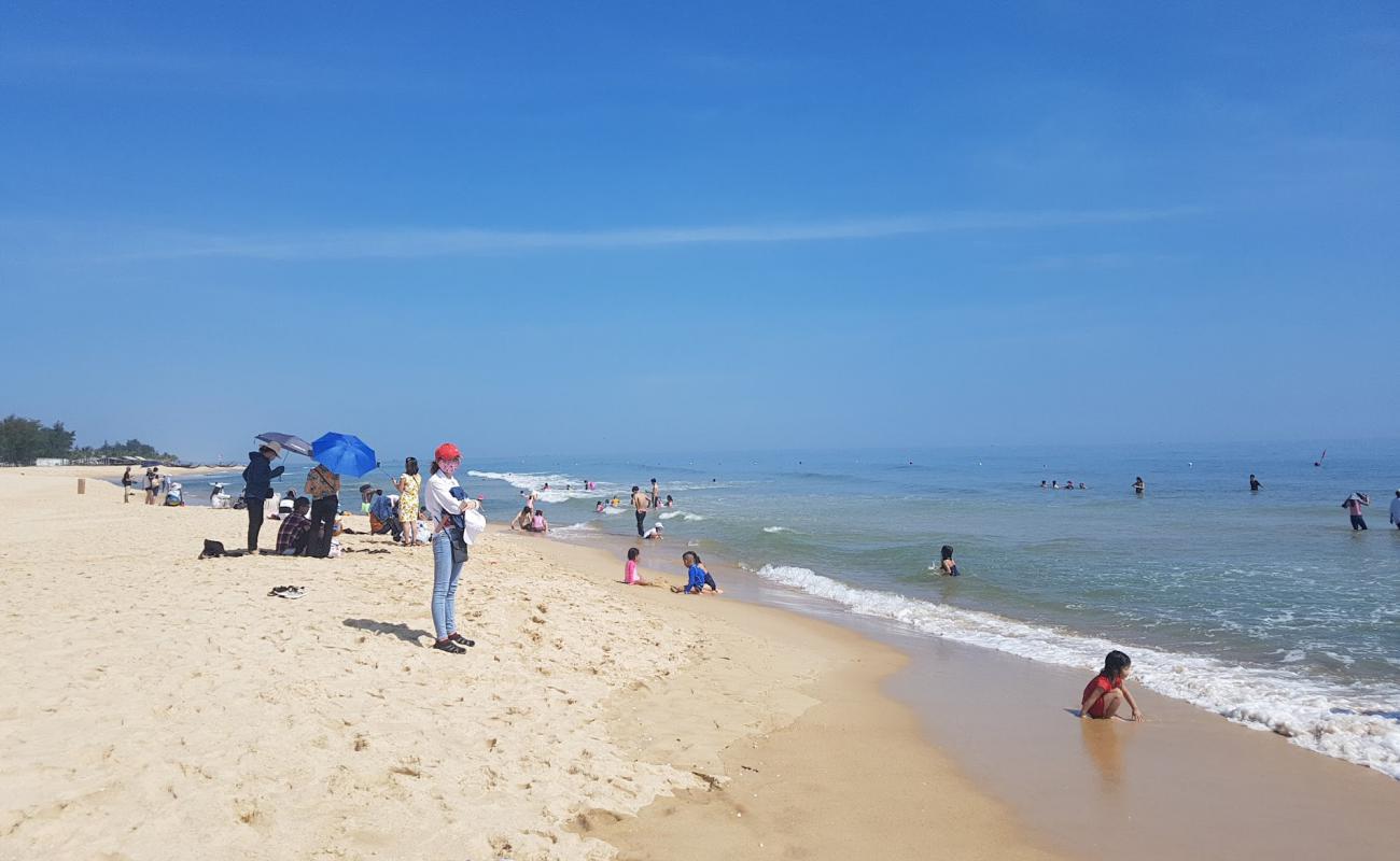 Foto af Thuan An Beach med lys sand overflade