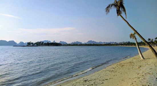 Tuan Chau Resort beach