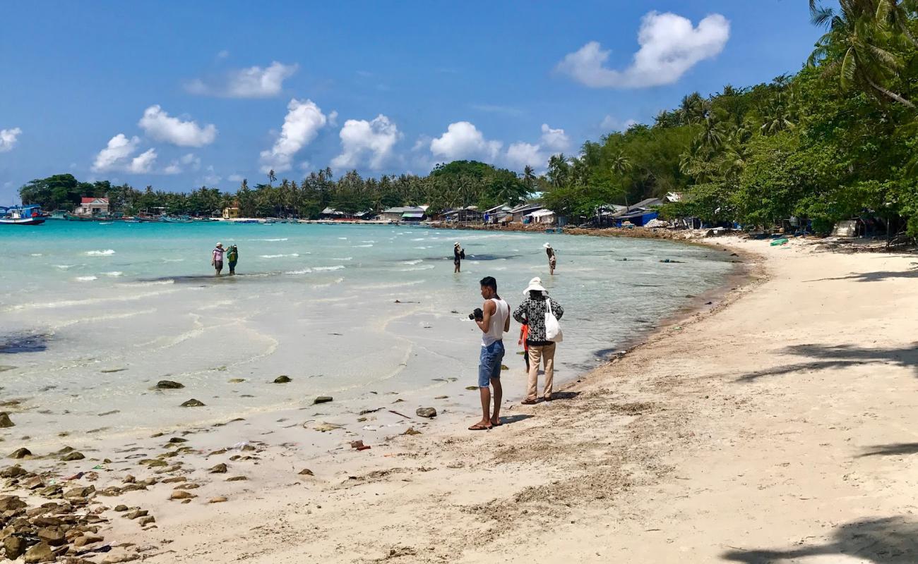 Foto af Hon Mau Beach med lys sand overflade