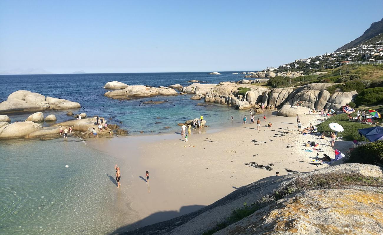 Foto af Windmill Beach med lys fint sand overflade