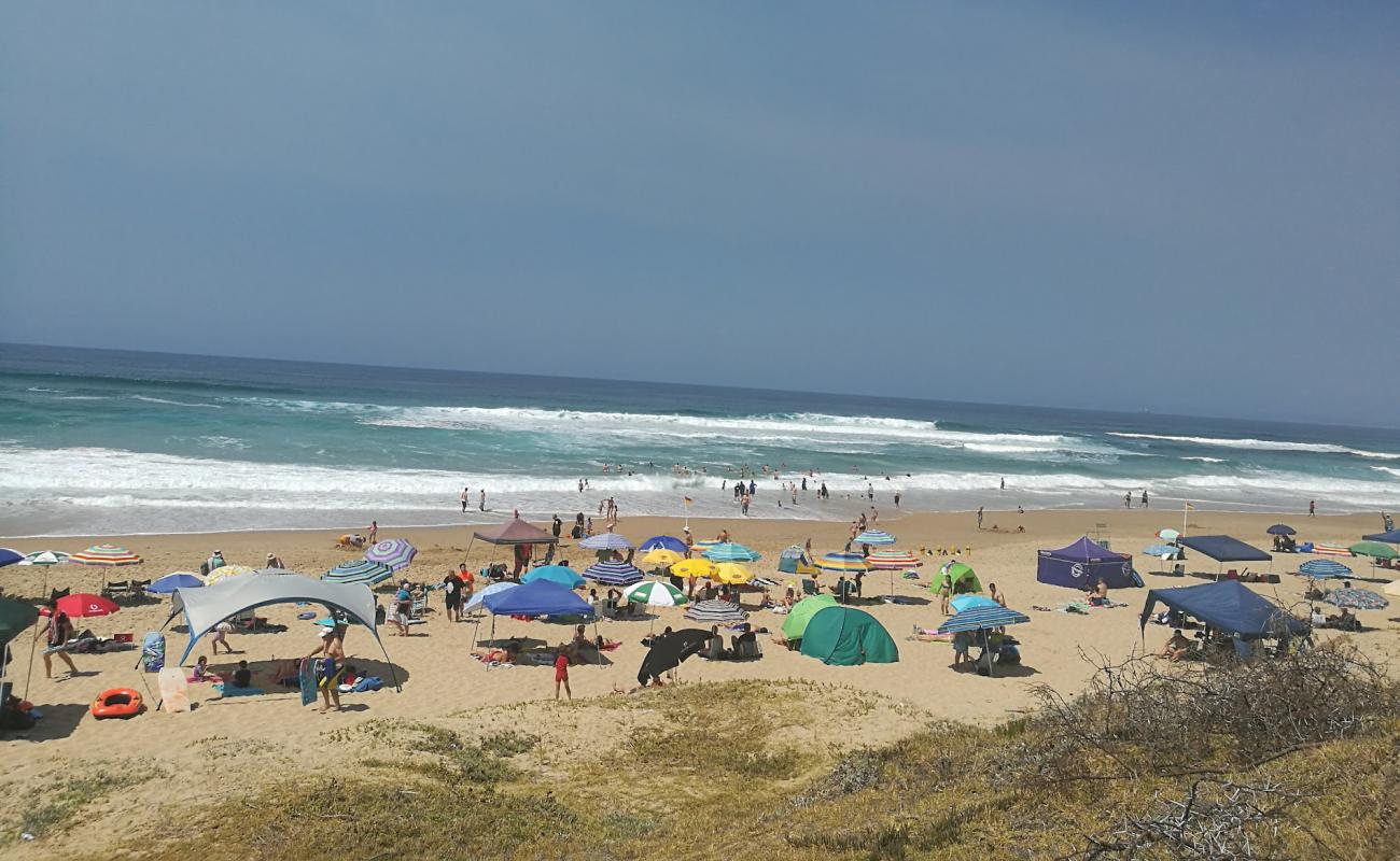 Foto af Glentana beach med lys sand overflade