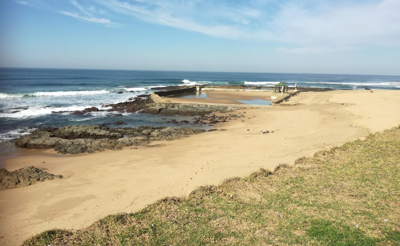 Foto af Port Shepstone beach med lyst sand & sten overflade