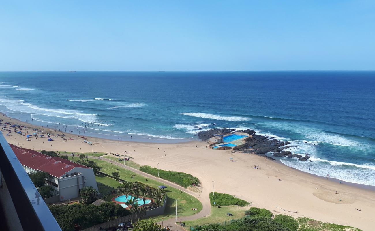 Foto af Amanzimtoti beach med lys fint sand overflade