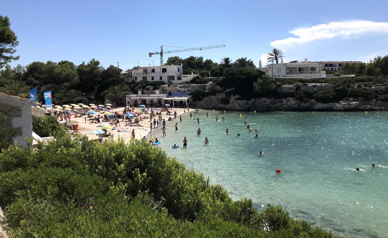 Foto af Cala Santandria med lys fint sand overflade