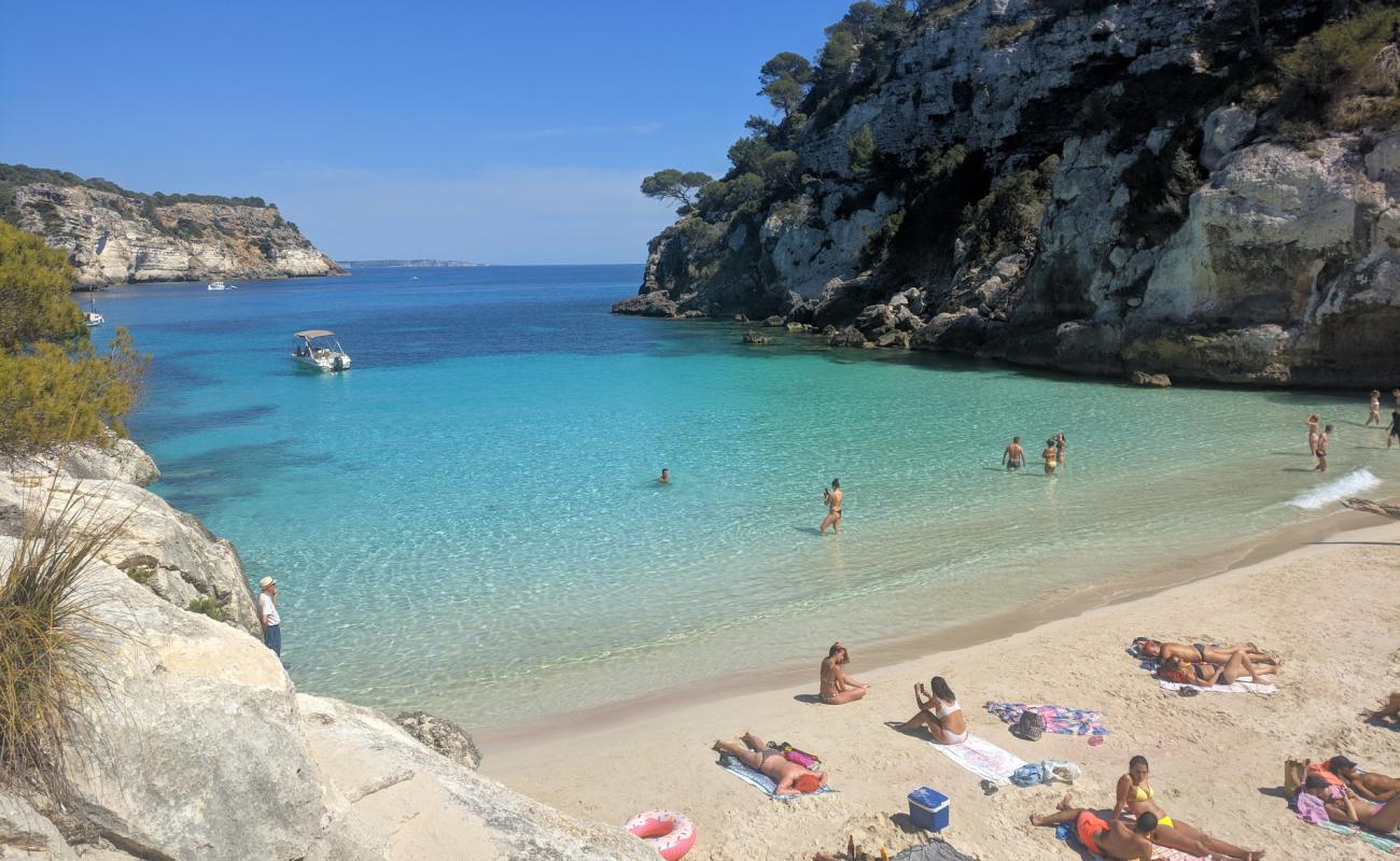 Foto af Stranden Cala Macarelleta med lys fint sand overflade