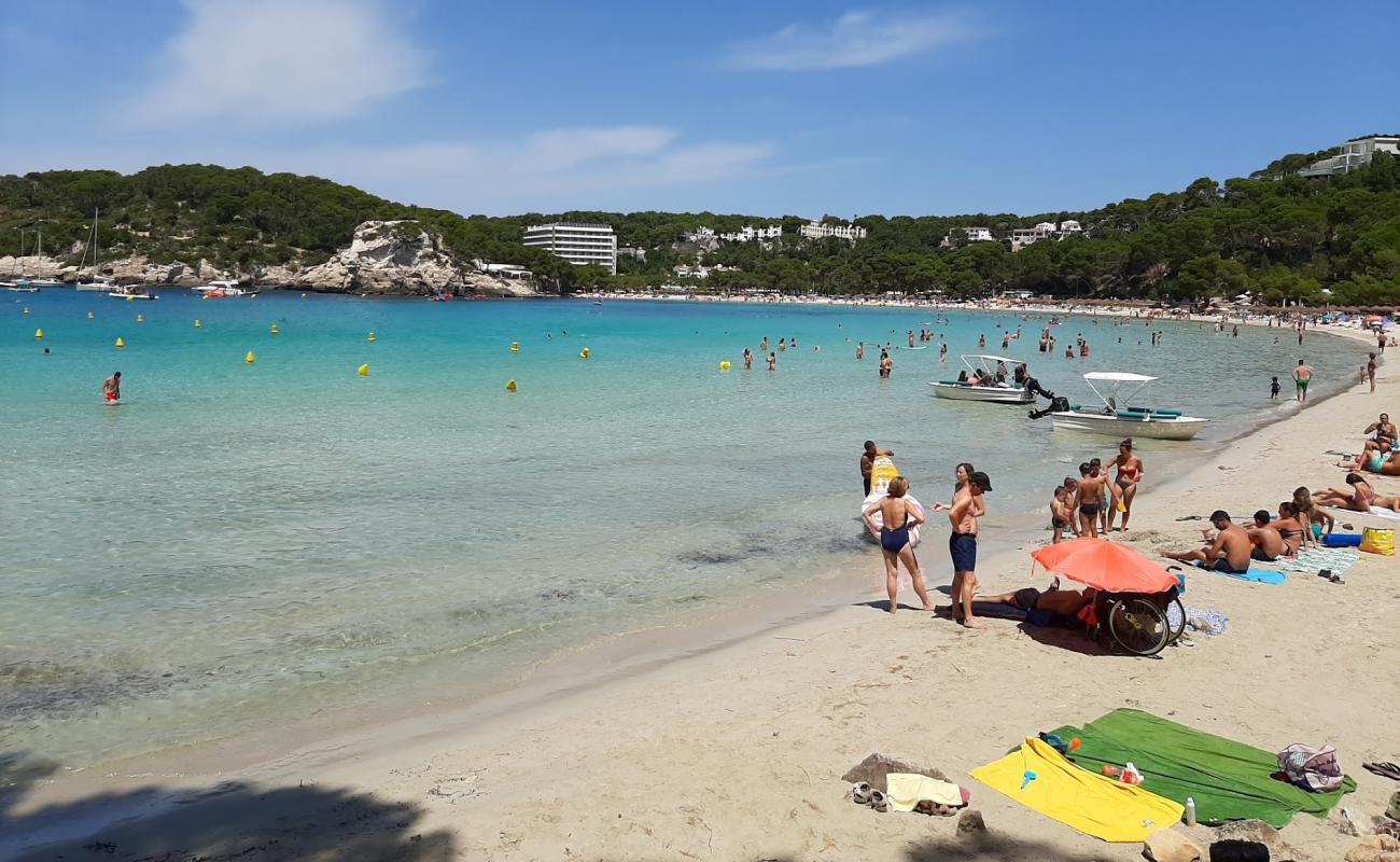 Foto af Stranden Cala Galdana med lys fint sand overflade