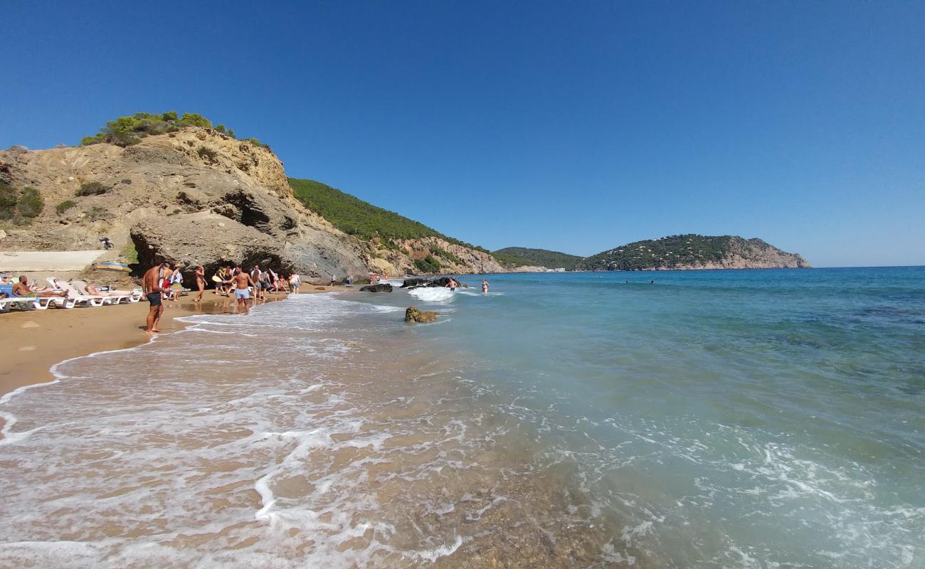 Foto af Platja de s'Aigua Blanca med brunt sand overflade