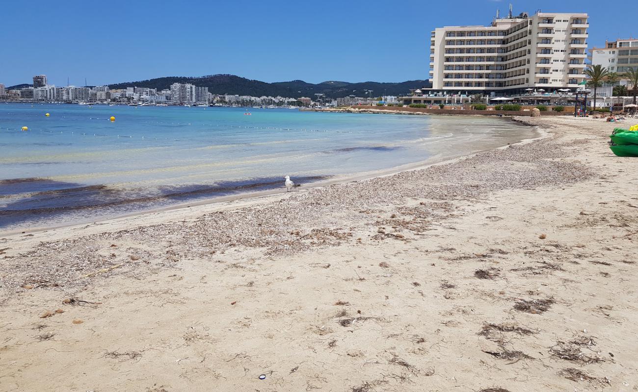 Foto af Playa es Pouet med lys fint sand overflade