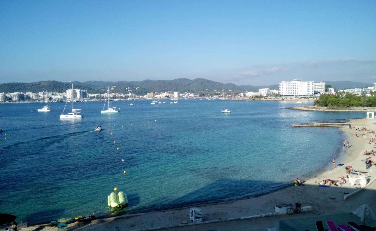 Foto af Cala de Bou med lys fint sand overflade