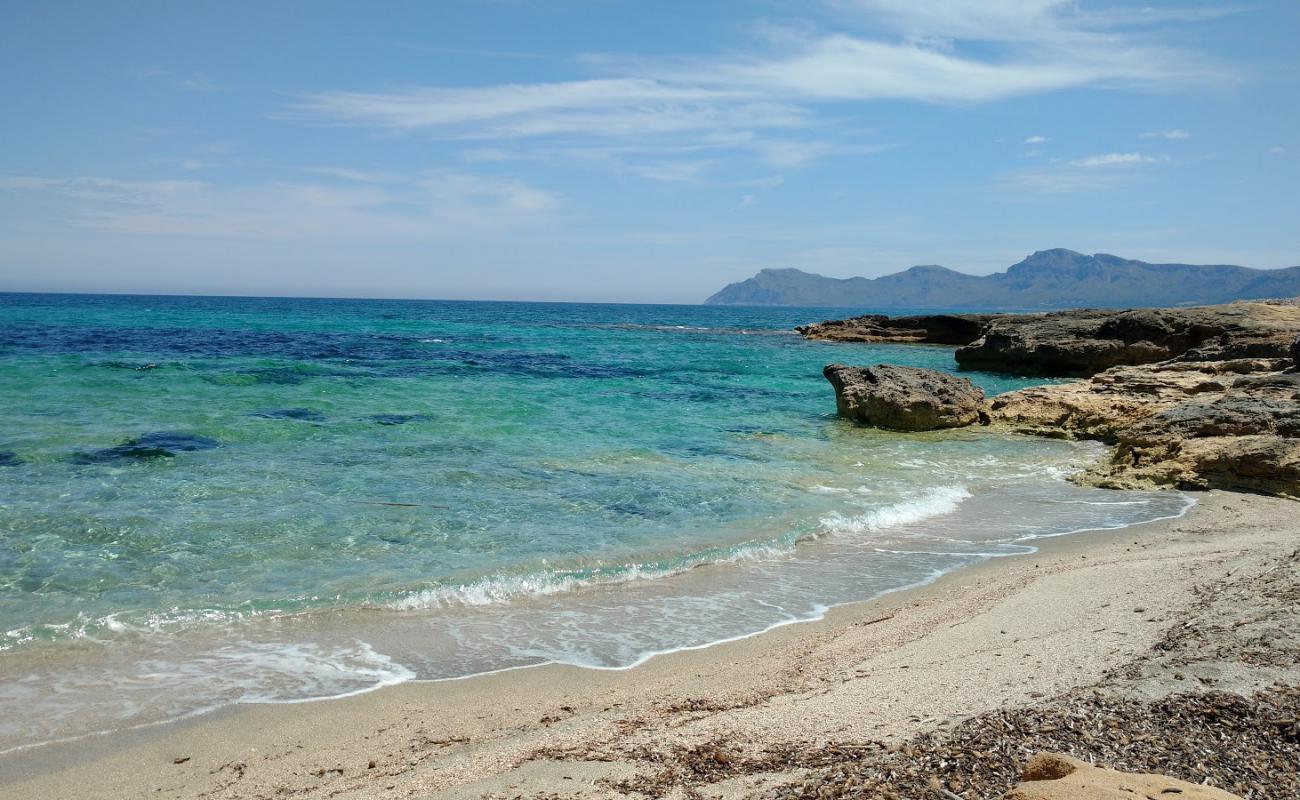 Foto af Playa Na Patana med lyst sand & sten overflade