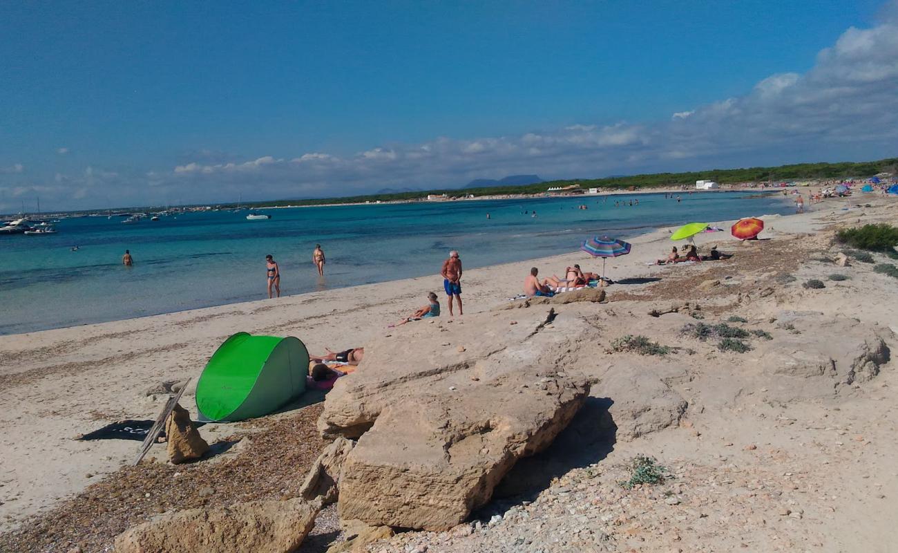 Foto af Platja des Peregons med lys fint sand overflade