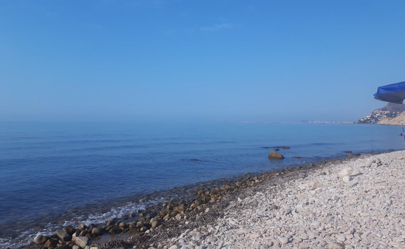 Foto af Playa Carritxal med grå sten overflade