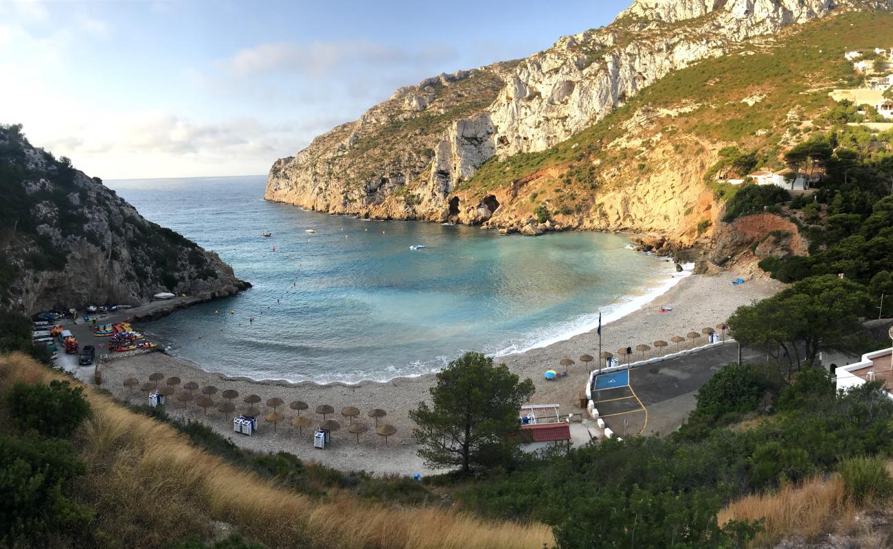 Foto af Granadella Strand med let fin sten overflade