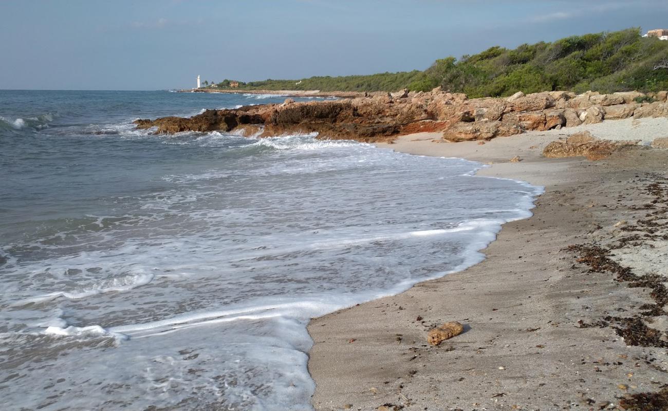 Foto af Platja Serradal 3 med let sand og småsten overflade