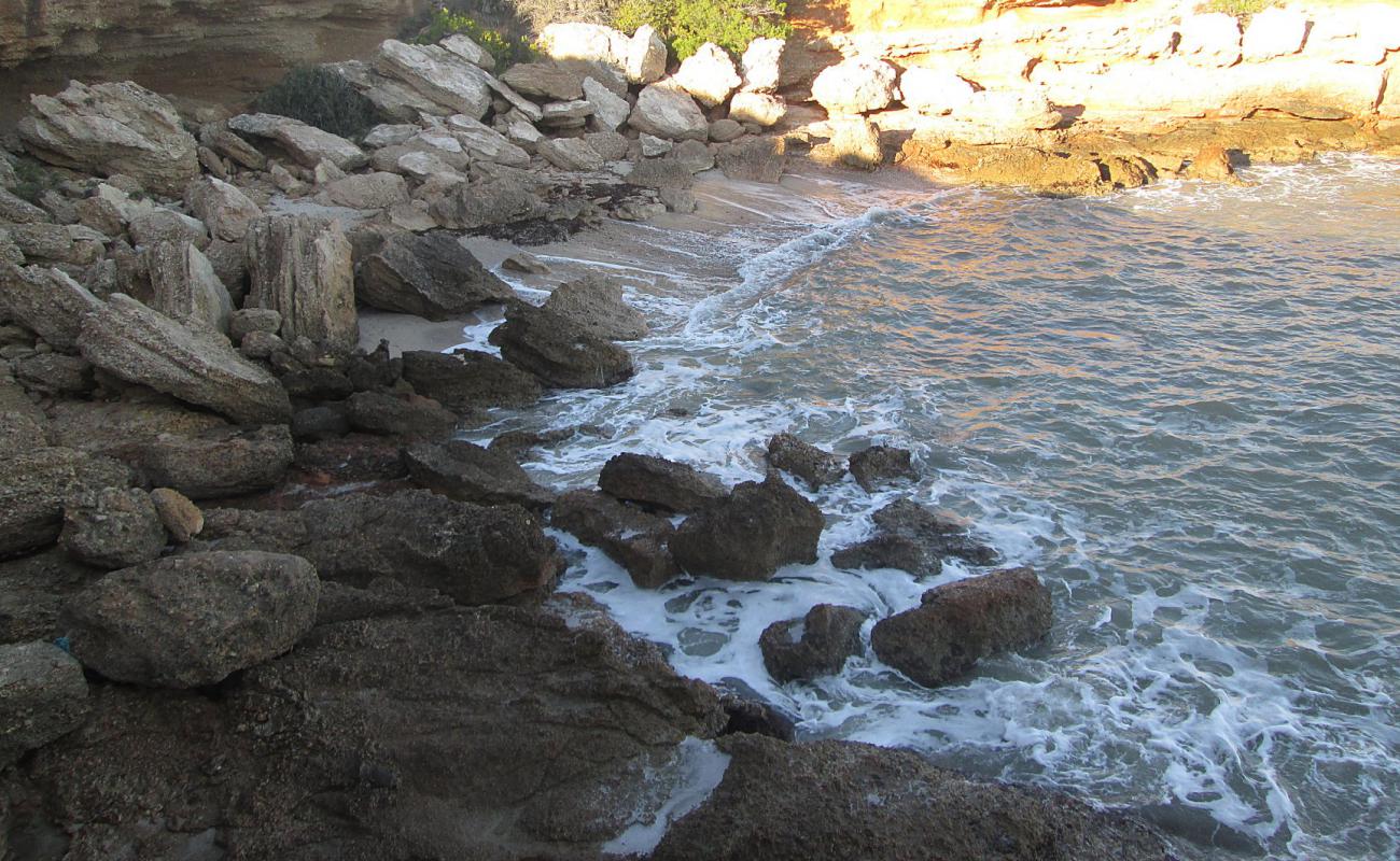 Foto af Cala Argilaga 2 med let sand og småsten overflade