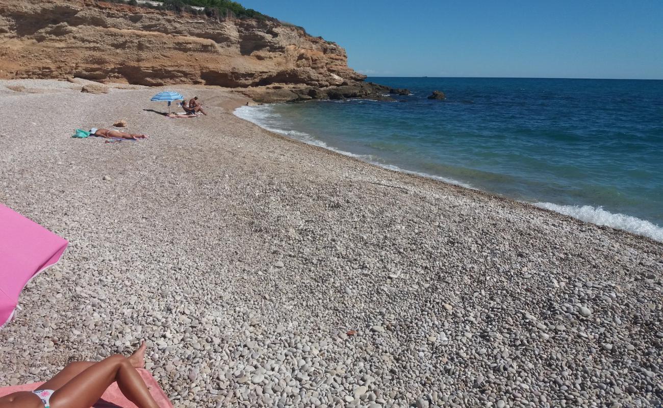 Foto af Cala del Triador med grå fin sten overflade