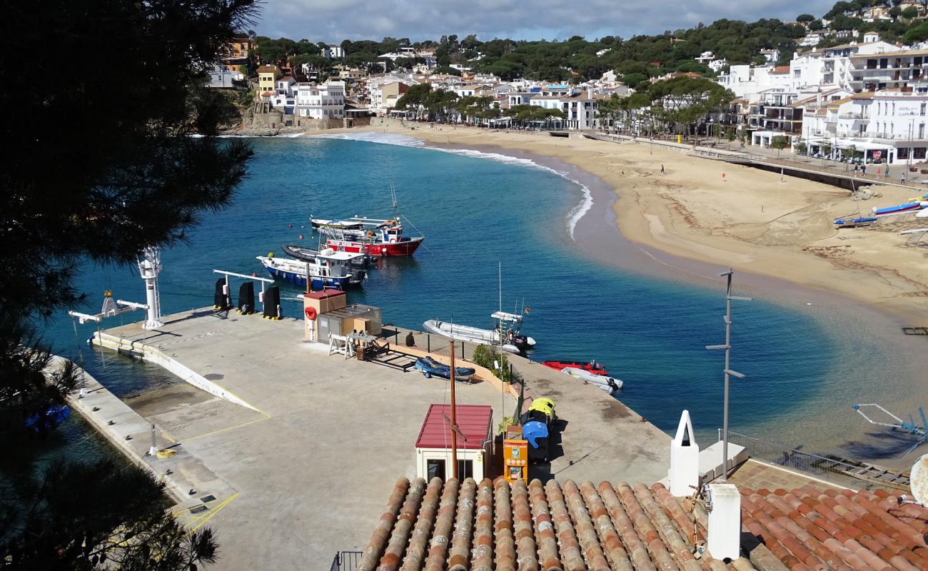 Foto af Platja de Llafranc med lys sand overflade