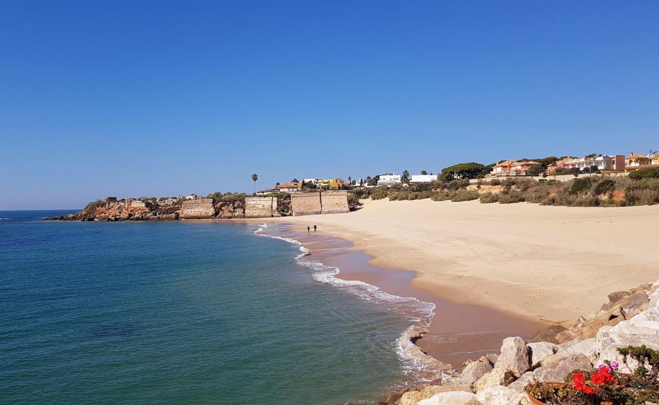 Foto af Playa de la Muralla med lys fint sand overflade