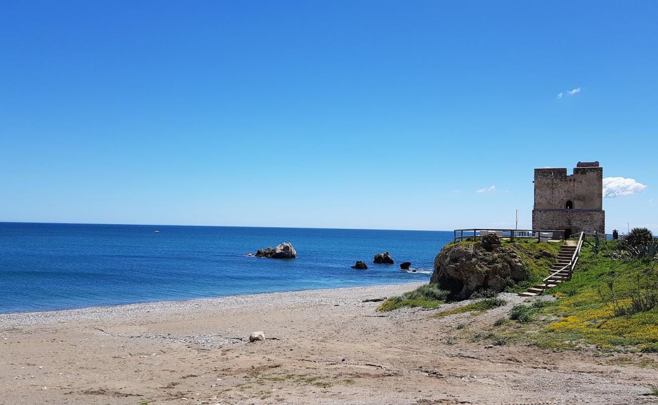 Foto af Playa de las Piedras de la Paloma med grå sand overflade