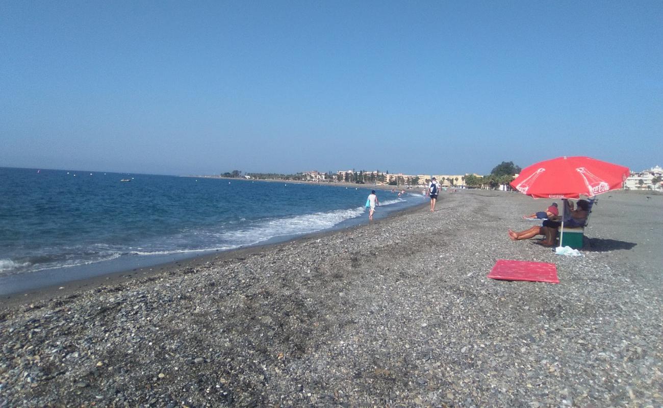 Foto af Motril Strand (Granada Strand) med gråt skallesand overflade