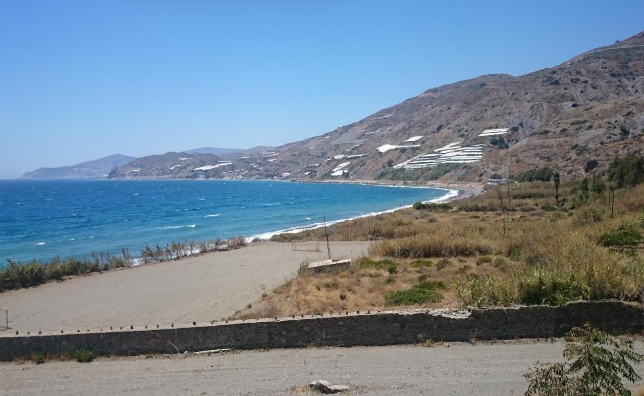 Foto af Playa de Melicena med gråt sand og småsten overflade