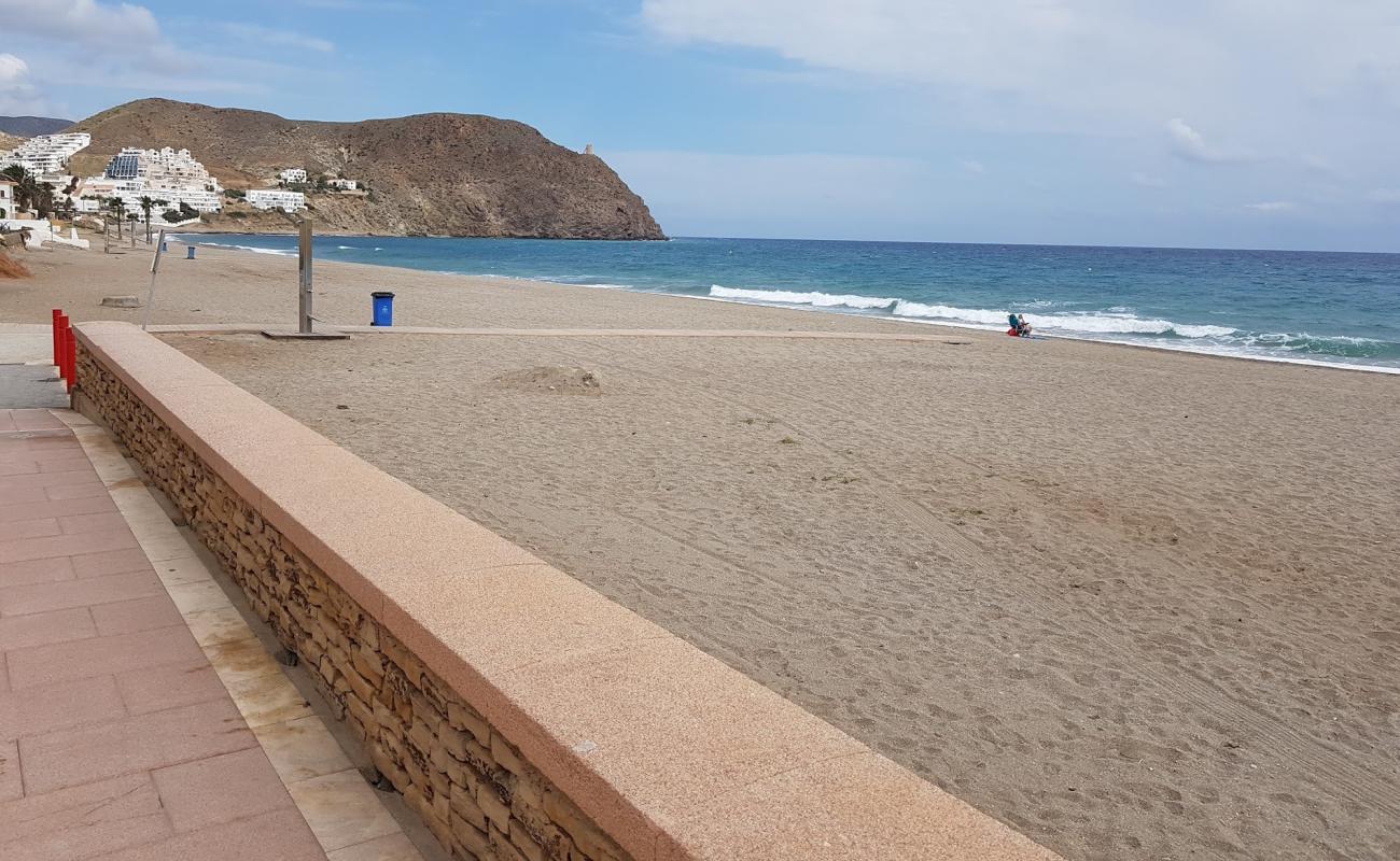 Foto af Carboneras Strand med lys sand overflade