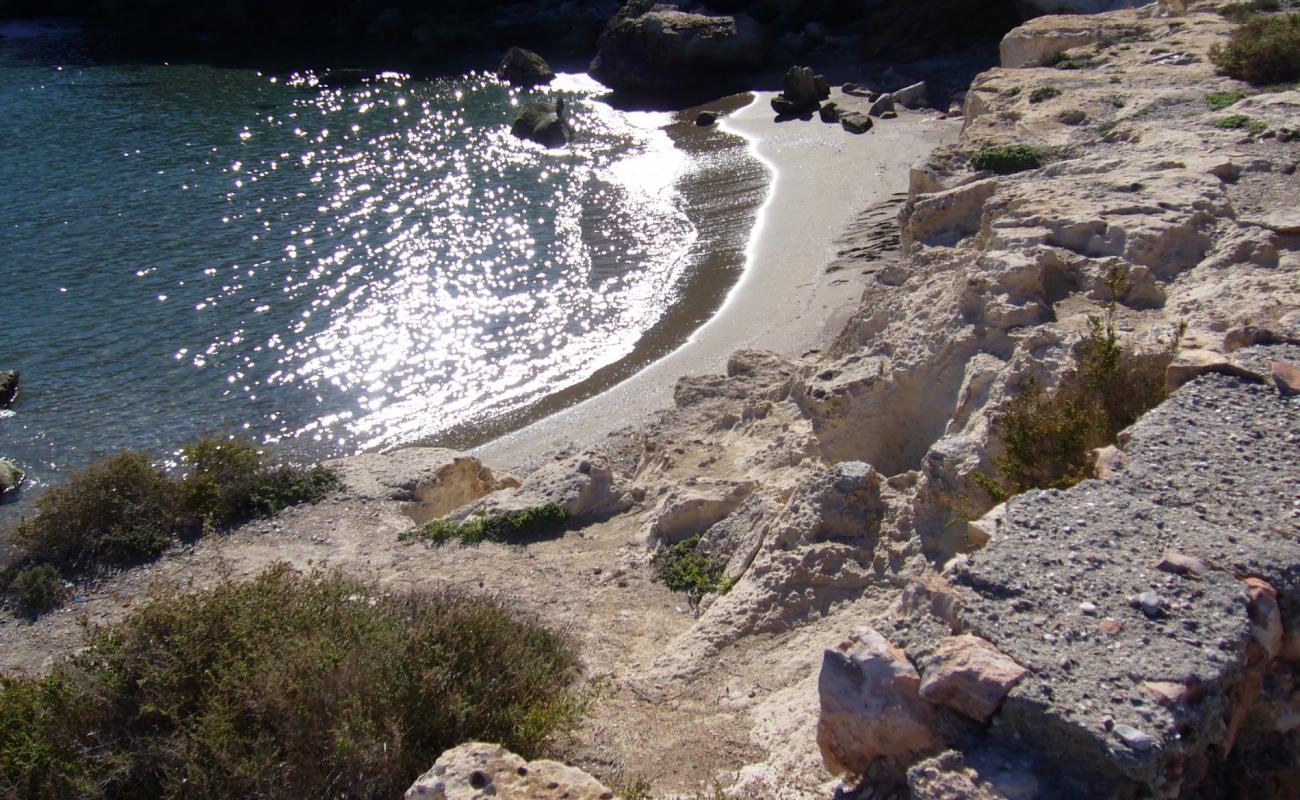 Foto af Playa de Calabarrilla med brunt sand overflade